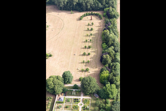 Saint-Cyr-du-Gault im Bundesland Loir-et-Cher, Frankreich aus der Luft betrachtet