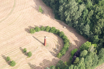 Drohnenbild von Saint-Cyr-du-Gault im Bundesland Loir-et-Cher, Frankreich