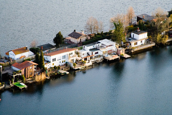 Mittelweg zwischen Adriaweiher und Schwanenweiher im Naherholungsgebiet Blaue Adria in Altrip im Bundesland Rheinland-Pfalz, Deutschland aus der Luft betrachtet