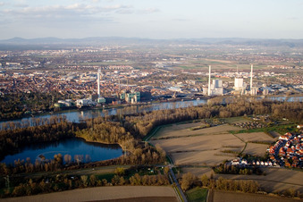 GKM von Süden im Ortsteil Neckarau in Mannheim im Bundesland Baden-Württemberg, Deutschland