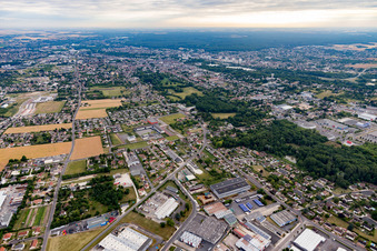 Schrägluftbild von Villemandeur im Bundesland Loiret, Frankreich