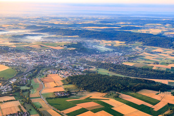 Ortsansicht aus Nordwesten am Morgen in Mühlacker im Bundesland Baden-Württemberg, Deutschland