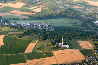 Stahlmast- Funkturm und Sendeanlage als Grundnetzsender Mühlacker in Mühlacker im Bundesland Baden-Württemberg, Deutschland
