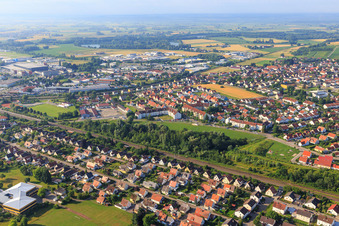 Nordstraße und Südstraße an der Bahnlinie im Ortsteil Riedlingen in Donauwörth im Bundesland Bayern, Deutschland