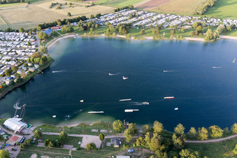 Sankt Leon, St. Leoner See, Wasserskianlage in St. Leon-Rot im Bundesland Baden-Württemberg, Deutschland von der Drohne aus gesehen