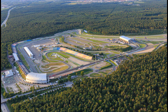 Luftbild von Boxengasse im Motodrom Hockenheimring Baden-Württemberg, Deutschland