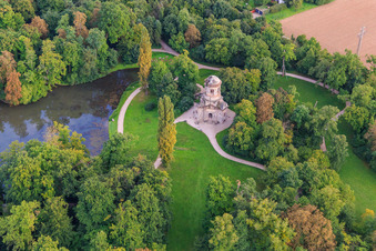 Merkurtempel im Schwetzinger Schlossgarten in Schwetzingen im Bundesland Baden-Württemberg, Deutschland