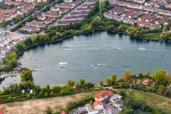 Wasserski- und Wakeboardinganlage auf dem Rheinauer See in Mannheim im Bundesland Baden-Württemberg, Deutschland