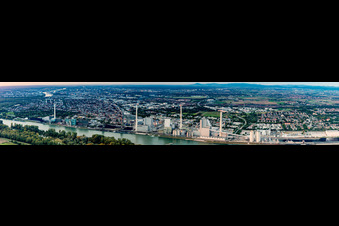Panorama des Großkraftwerk Mannheim am Rhein im Ortsteil Neckarau im Bundesland Baden-Württemberg, Deutschland