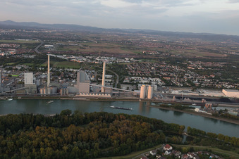Luftbild von Großkraftwerk Mannheim am Rhein bei Neckarau im Bundesland Baden-Württemberg, Deutschland