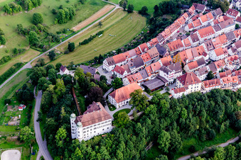 Luftaufnahme von Hinteres Schloss in Mühlheim an der Donau im Bundesland Baden-Württemberg, Deutschland
