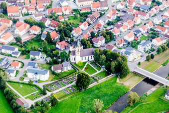 Kapelle auf dem Gelände des Friedhofes im Ortsteil Nendingen in Tuttlingen im Bundesland Baden-Württemberg, Deutschland