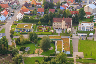 Unteres Schloss und Kindergarten am Donaupark in Immendingen im Bundesland Baden-Württemberg, Deutschland