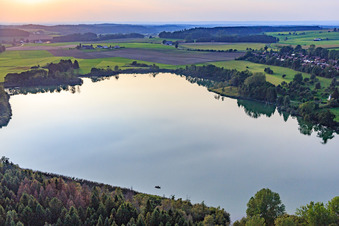 Ruschweiler See am Abend in Illmensee im Bundesland Baden-Württemberg, Deutschland
