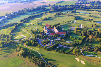 Golf Shop Gut Neuzenhof, Restaurant Gut Neuzenhof und day-spa Anke Bader im Golfclub - Golfplatz Heddesheim Gut Neuzenhof im Bundesland Baden-Württemberg, Deutschland