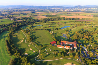 Schrägluftbild von Golf Shop Gut Neuzenhof, Restaurant Gut Neuzenhof und day-spa Anke Bader im Golfclub - Golfplatz Heddesheim Gut Neuzenhof im Bundesland Baden-Württemberg, Deutschland