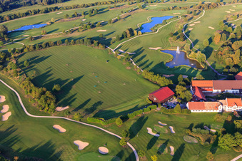 Golf Shop Gut Neuzenhof, Restaurant Gut Neuzenhof und day-spa Anke Bader im Golfclub - Golfplatz Heddesheim Gut Neuzenhof im Bundesland Baden-Württemberg, Deutschland aus der Luft