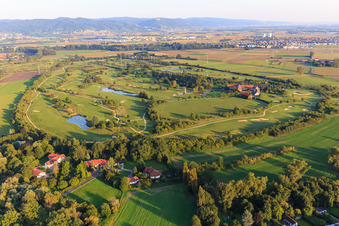 Golfplatz Heddesheim Gut Neuzenhof im Bundesland Baden-Württemberg, Deutschland von oben gesehen