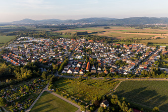 Hüttenfeld von Südwesten in Lampertheim im Bundesland Hessen, Deutschland
