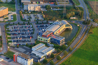 Schrägluftbild von Fitnessstudio Pfitzenmeier Premium Resort Bensheim im Bundesland Hessen, Deutschland