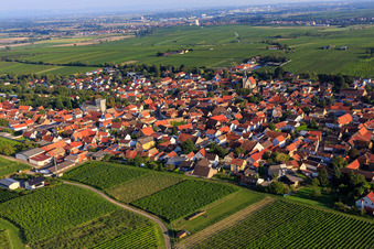 Marie-Luisen-Straße in Bechtheim im Bundesland Rheinland-Pfalz, Deutschland