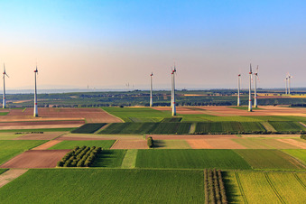 Luftbild von Windpark Hochborn-Gau-Heppenheim nördlich von Bechtheim im Ortsteil Heßloch in Dittelsheim-Heßloch im Bundesland Rheinland-Pfalz, Deutschland