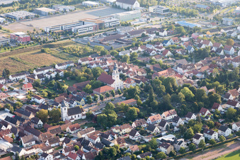 Ortsteil Queichheim in Landau in der Pfalz im Bundesland Rheinland-Pfalz, Deutschland von einer Drohne aus