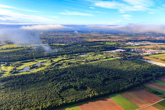 Drohnenaufname von Golfanlage Landgut Dreihof - GOLF absolute in Essingen im Bundesland Rheinland-Pfalz, Deutschland