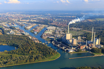 Karlsruher Rheinhäfen mit EnBW Energie Baden-Württemberg AG, Rheinhafen-Dampfkraftwerk Karlsruhe aus Nordwesten im Ortsteil Daxlanden, Deutschland