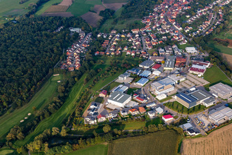 Industriegebiet Otto-Hahn-Straße im Ortsteil Dürrn in Ölbronn-Dürrn im Bundesland Baden-Württemberg, Deutschland