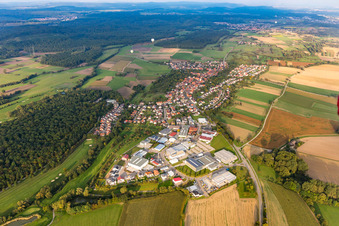 Luftaufnahme von Industriegebiet Otto-Hahn-Straße im Ortsteil Dürrn in Ölbronn-Dürrn im Bundesland Baden-Württemberg, Deutschland