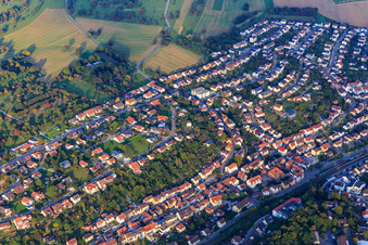 Siedlung zwischen Am Rothsberg und Schwarzwaldstr in Ispringen im Bundesland Baden-Württemberg, Deutschland