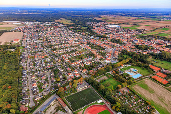 Stadtansicht aus Westen in Bellheim im Bundesland Rheinland-Pfalz, Deutschland