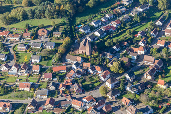 Kirchengebäude im Dorfkern in Niederschlettenbach im Bundesland Rheinland-Pfalz, Deutschland