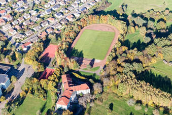 Dahn im Bundesland Rheinland-Pfalz, Deutschland von der Drohne aus gesehen