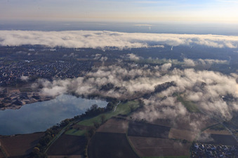 Luftbild von Baggersee zur Kiesgewinnung von  Pfadt GmbH Kieswerk-Baustoffe unter Wolken in Leimersheim im Bundesland Rheinland-Pfalz, Deutschland