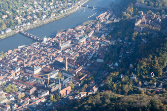 Jesuitenkirche und Heiliggeistkirche in der Altstadt im Ortsteil Kernaltstadt in Heidelberg im Bundesland Baden-Württemberg, Deutschland