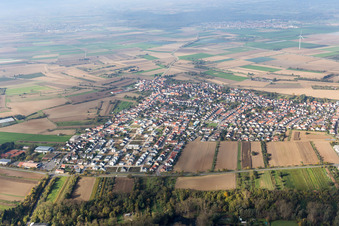 Ortsteil Heiligenstein in Römerberg im Bundesland Rheinland-Pfalz, Deutschland von oben gesehen