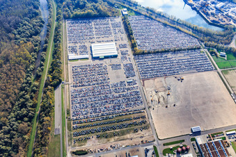 Luftaufnahme von Insel Grün mit MOSOLF Logistics & Services GmbH und Mercedes-Benz Global Logistics Center in Germersheim im Bundesland Rheinland-Pfalz, Deutschland