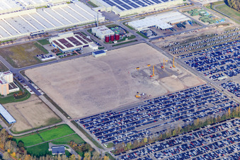 Schrägluftbild von Insel Grün mit MOSOLF Logistics & Services GmbH und Mercedes-Benz Global Logistics Center in Germersheim im Bundesland Rheinland-Pfalz, Deutschland