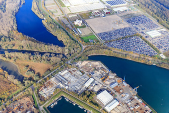 Insel Grün mit MOSOLF Logistics & Services GmbH und Mercedes-Benz Global Logistics Center in Germersheim im Bundesland Rheinland-Pfalz, Deutschland von oben gesehen
