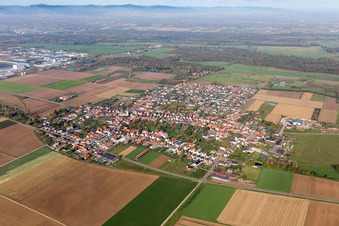Drohnenbild von Ottersheim bei Landau im Bundesland Rheinland-Pfalz, Deutschland