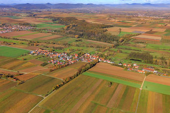 Dorfansicht aus Süden in Hergersweiler im Bundesland Rheinland-Pfalz, Deutschland