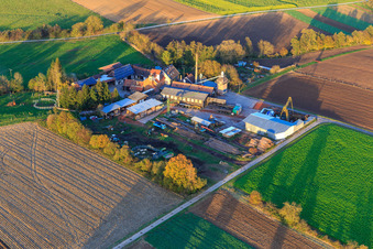 Holzwerk ORTH Gerd Sütterlin e.K. in der Schaidter Mühle in Wörth am Rhein im Bundesland Rheinland-Pfalz, Deutschland