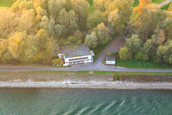 Rhoischnook Aufflugslokal am Rheinufer in Germersheim im Bundesland Rheinland-Pfalz, Deutschland