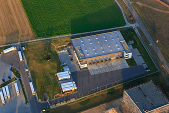 Industriegebiet Im Speyerer Tal mit TRANSAC Intern. Speditionsgesellschaft mbH in Rülzheim im Bundesland Rheinland-Pfalz, Deutschland