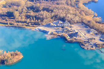 Luftbild von Kieswerk von Philipp & Co. GmbH & Co. KG am Baggersee Hardtsee im Ortsteil Neudorf in Graben-Neudorf im Bundesland Baden-Württemberg, Deutschland