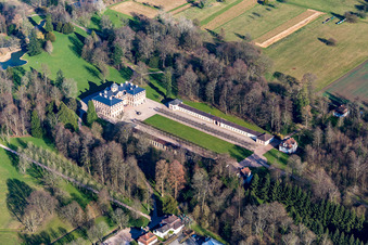 Gebäudekomplex im Schloßpark von Schloß Favorite im Ortsteil Förch in Rastatt im Bundesland Baden-Württemberg, Deutschland
