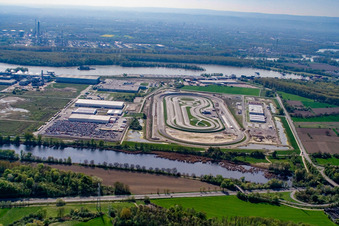Industriegebiet Oberwald von Westen in Wörth am Rhein im Bundesland Rheinland-Pfalz, Deutschland