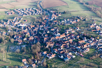 Schrägluftbild von Lampertsloch im Bundesland Bas-Rhin, Frankreich